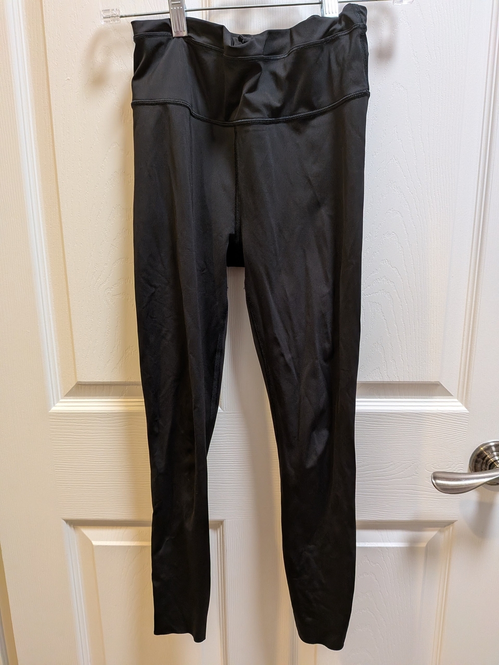 Athleta Black Accelerate 7/8 Tights Size Small Back Pocket